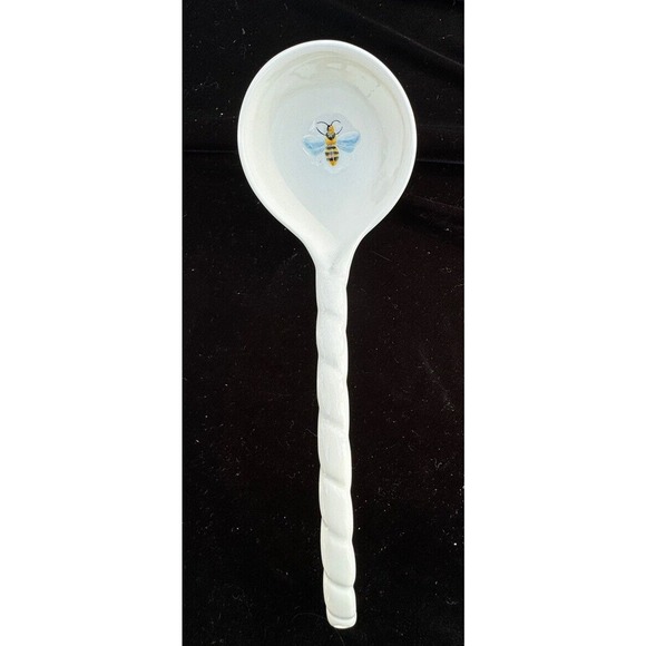 Rare MWW Market Embossed Bumble Bee White Basket Collection Soup Ladle -A29 - Picture 1 of 8